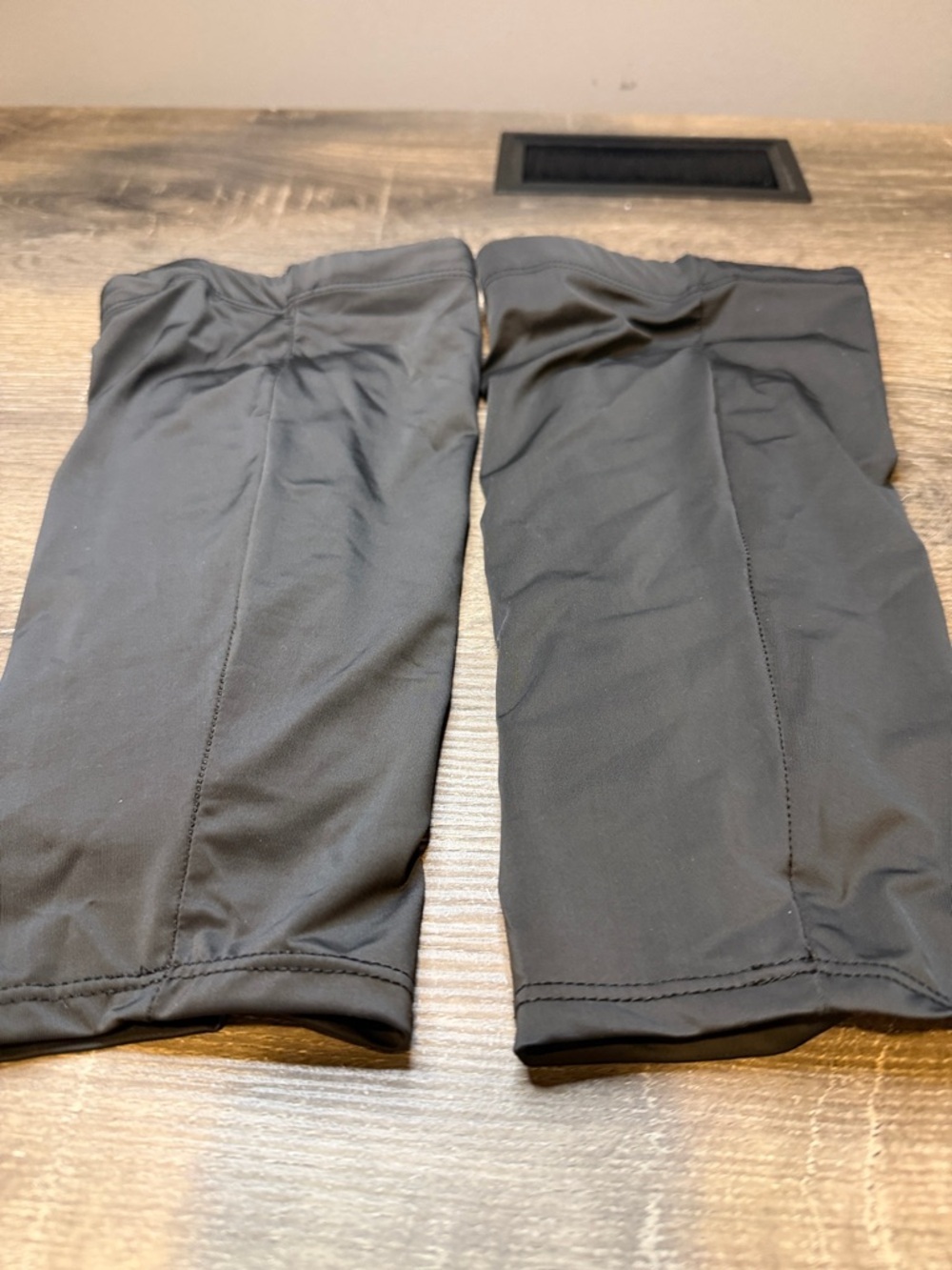 Black Hex-Pad Protective Sleeve Pair - Picture 2 of 2